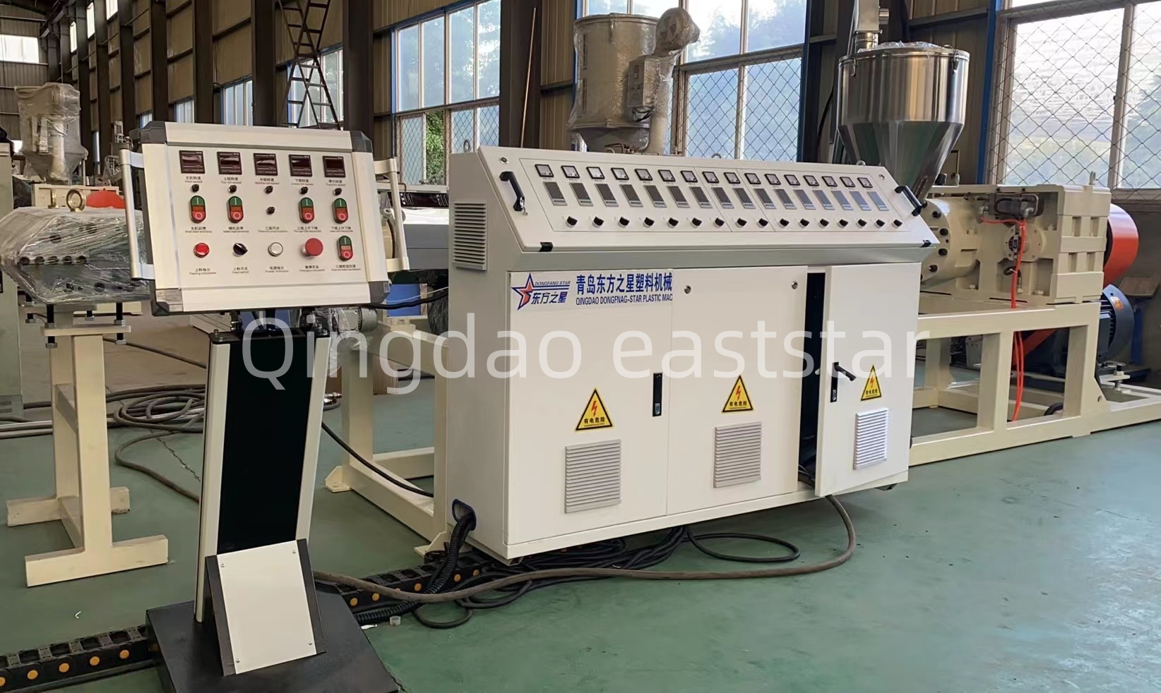 कसरी एक पेशेवर PE जल निकासी बोर्ड उत्पादन लाइन निर्माण जल निकासी प्रणाली को गुणस्तर सुनिश्चित गर्छ?