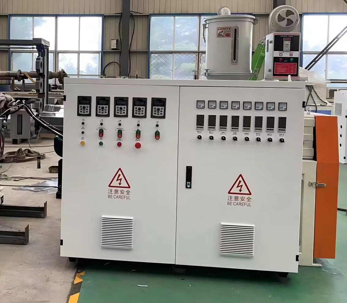 TPE/TPO वाटरस्टप उत्पादन लाइन